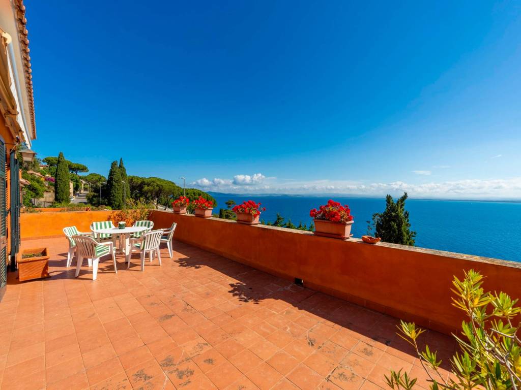 appartamento in vendita a Monte Argentario in zona Porto Santo Stefano