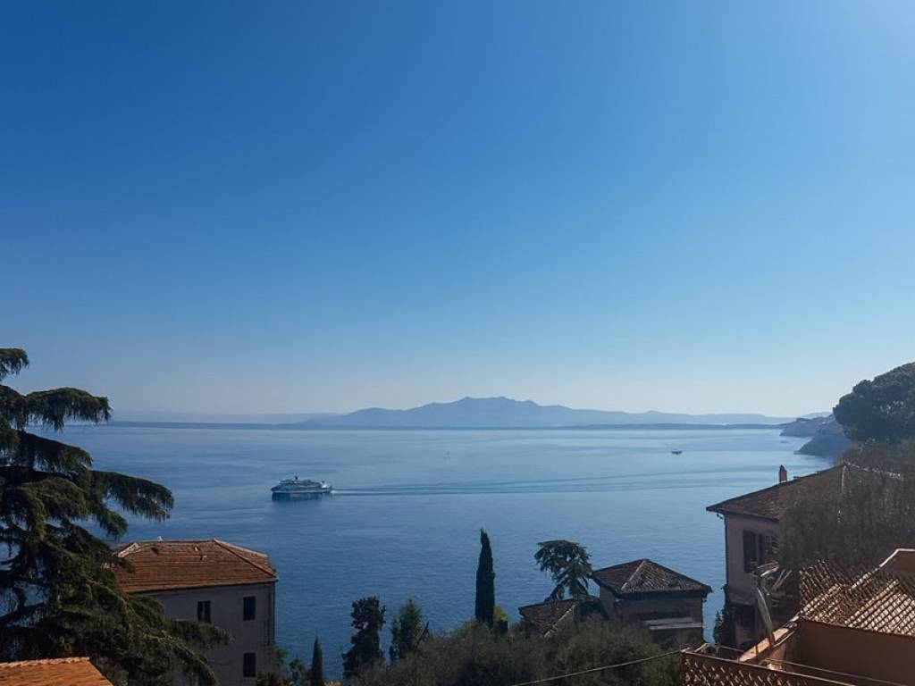 appartamento in vendita a Monte Argentario in zona Porto Santo Stefano