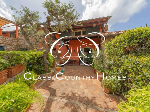 casa indipendente in vendita a Monte Argentario in zona Porto Ercole