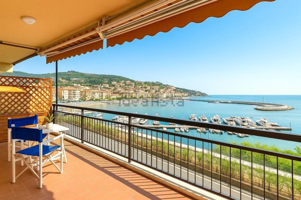 appartamento in vendita a Monte Argentario in zona Porto Santo Stefano