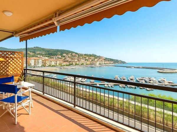 appartamento in vendita a Monte Argentario in zona Porto Santo Stefano