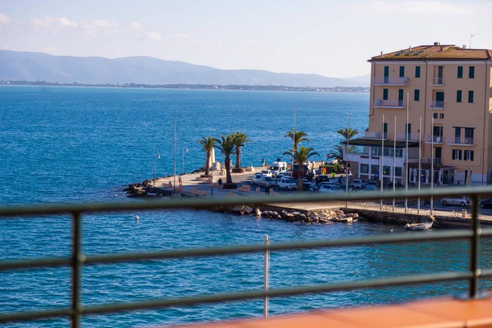 appartamento in vendita a Monte Argentario in zona Porto Santo Stefano