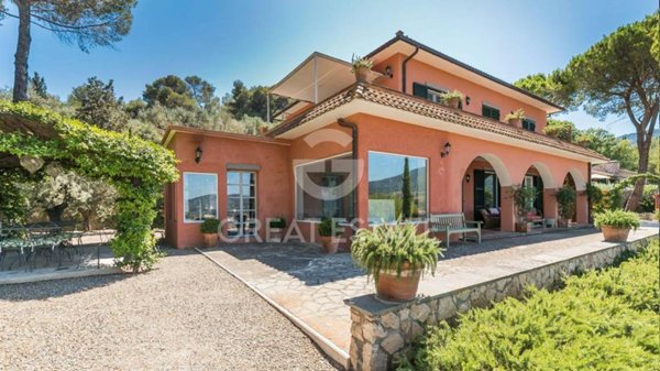 casa indipendente in vendita a Monte Argentario in zona Porto Ercole
