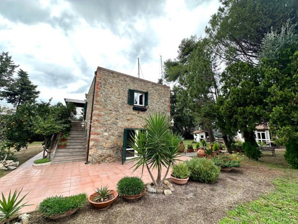 casa indipendente in vendita a Monte Argentario in zona Porto Ercole
