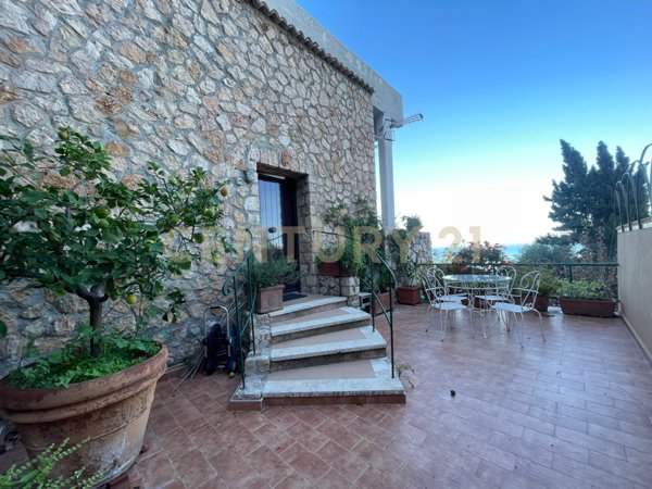 appartamento in vendita a Monte Argentario in zona Porto Santo Stefano