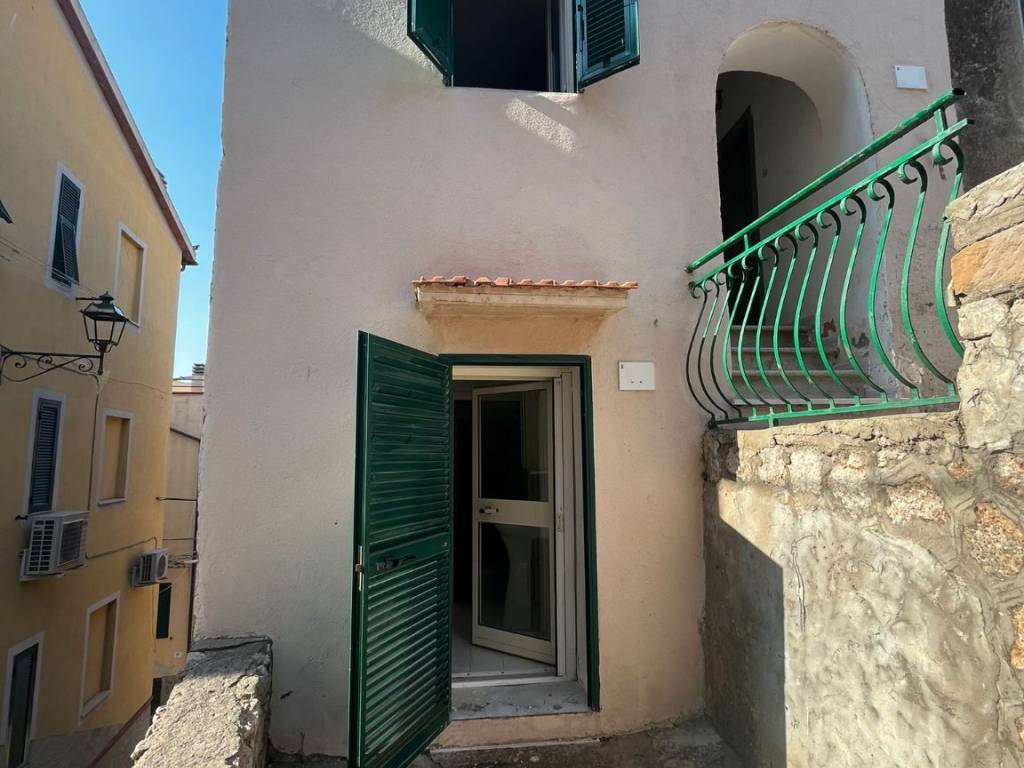 casa indipendente in vendita a Monte Argentario in zona Porto Santo Stefano