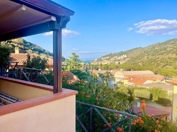 appartamento in vendita a Monte Argentario in zona Porto Santo Stefano