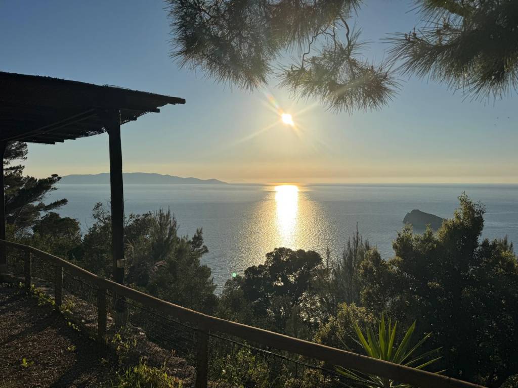 casa indipendente in vendita a Monte Argentario in zona Porto Santo Stefano