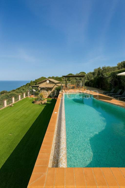 appartamento in vendita a Monte Argentario in zona Porto Santo Stefano