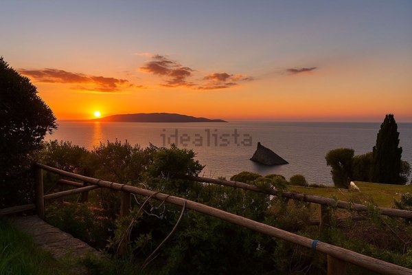 casa indipendente in vendita a Monte Argentario in zona Cala Moresca
