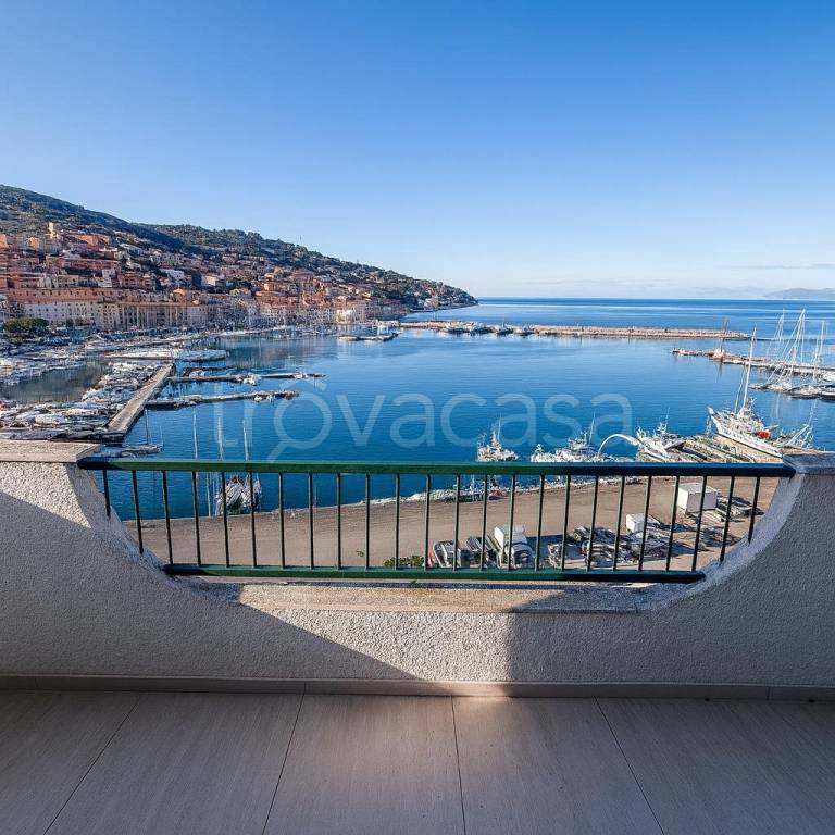 appartamento in vendita a Monte Argentario in zona Porto Santo Stefano