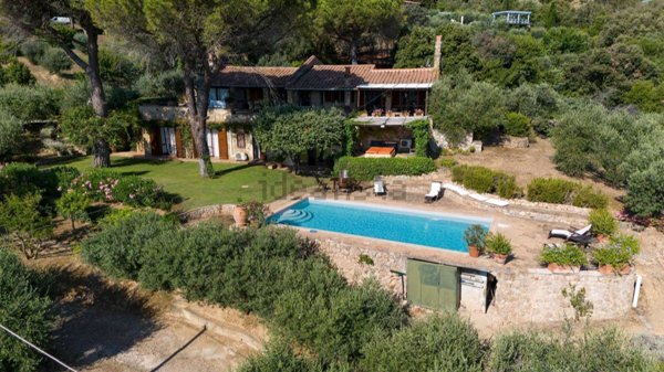 casa indipendente in vendita a Monte Argentario in zona Porto Ercole