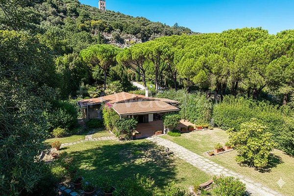 casa indipendente in vendita a Monte Argentario in zona Porto Ercole