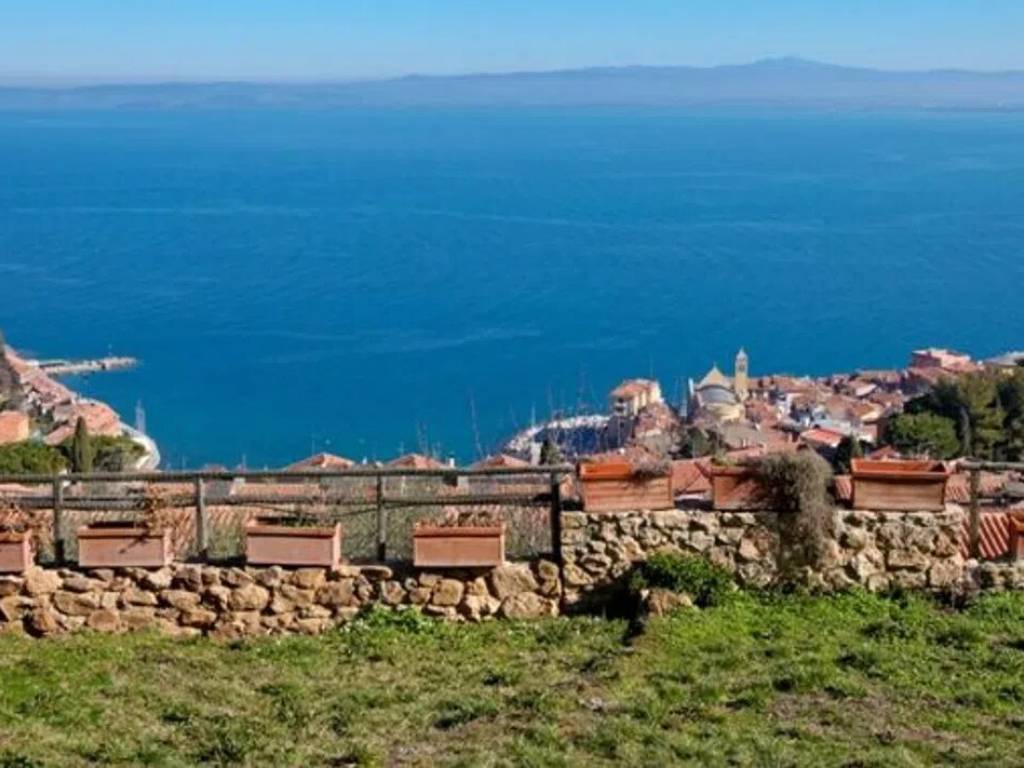 casa indipendente in vendita a Monte Argentario in zona Porto Santo Stefano