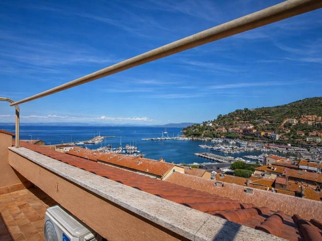 appartamento in vendita a Monte Argentario in zona Porto Santo Stefano