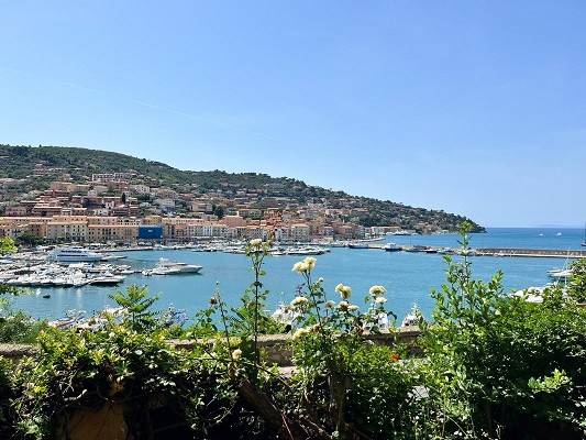 appartamento in vendita a Monte Argentario in zona Porto Santo Stefano