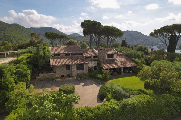 casa indipendente in vendita a Monte Argentario in zona Porto Santo Stefano