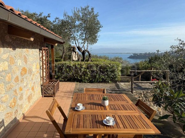 casa indipendente in vendita a Monte Argentario in zona Porto Santo Stefano