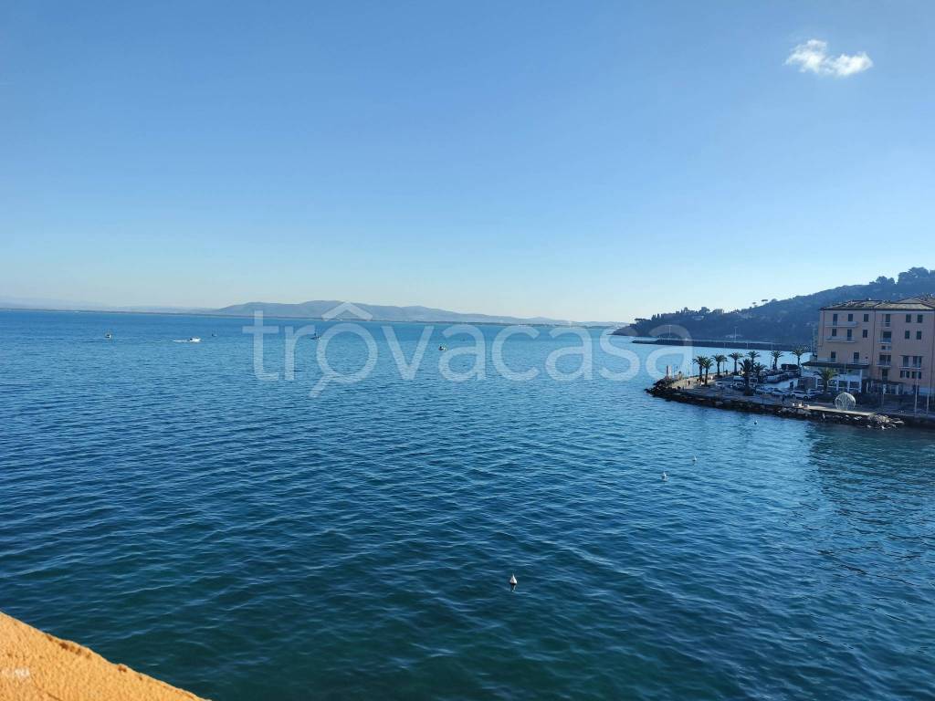 appartamento in vendita a Monte Argentario in zona Porto Santo Stefano