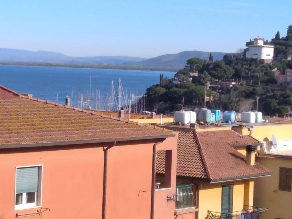 appartamento in vendita a Monte Argentario in zona Porto Santo Stefano