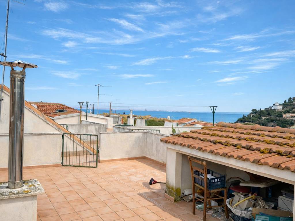 appartamento in vendita a Monte Argentario in zona Porto Santo Stefano