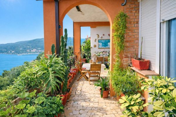 appartamento in vendita a Monte Argentario in zona Porto Santo Stefano