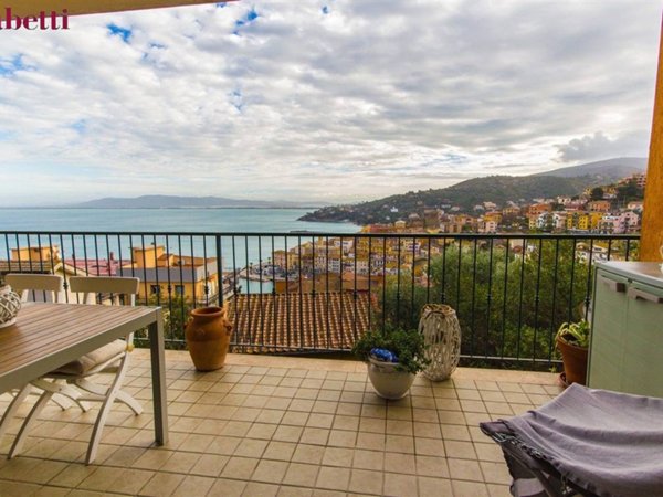 appartamento in vendita a Monte Argentario in zona Porto Santo Stefano