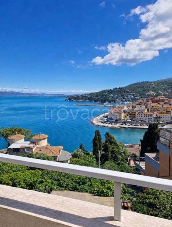 appartamento in vendita a Monte Argentario in zona Porto Santo Stefano