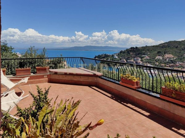appartamento in vendita a Monte Argentario in zona Porto Santo Stefano