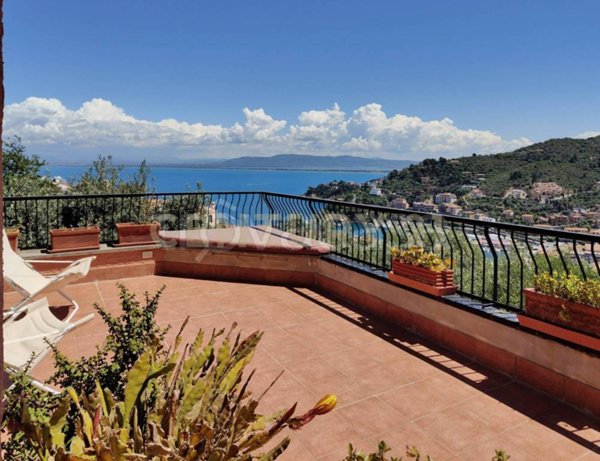 appartamento in vendita a Monte Argentario in zona Porto Santo Stefano