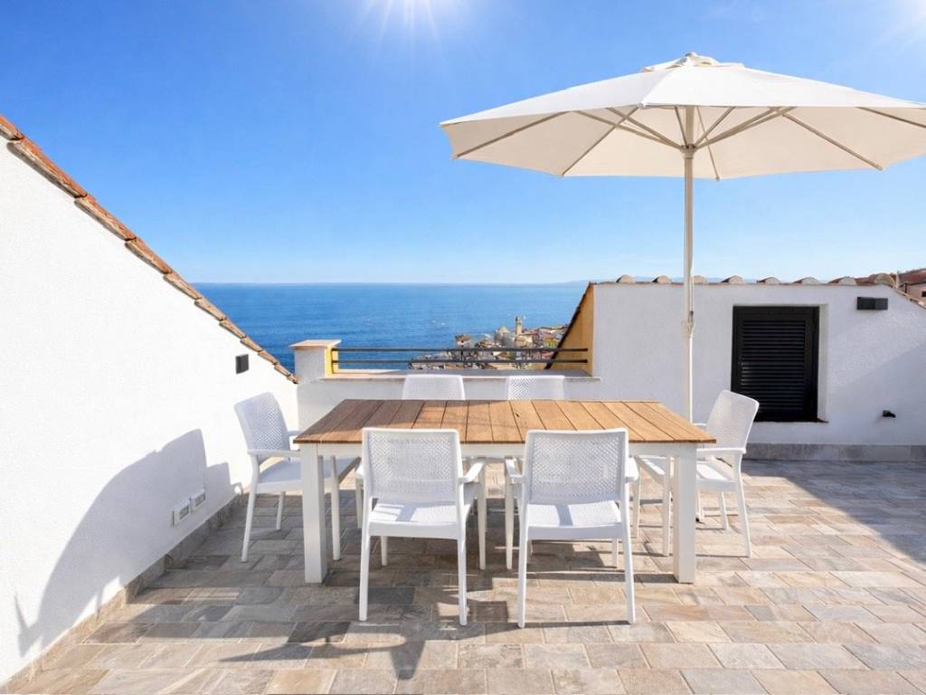 appartamento in vendita a Monte Argentario in zona Porto Santo Stefano