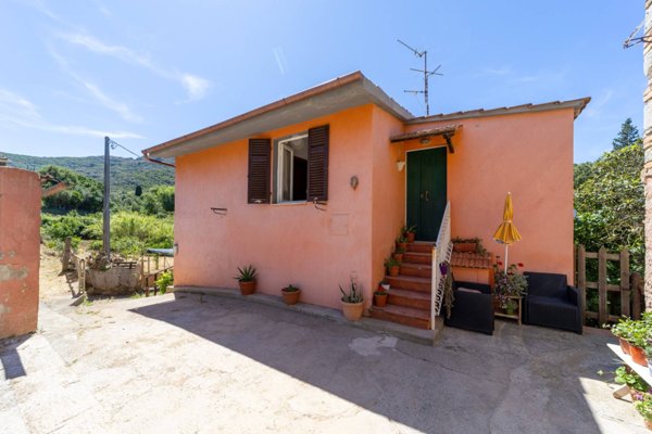 casa indipendente in vendita a Monte Argentario in zona Porto Santo Stefano