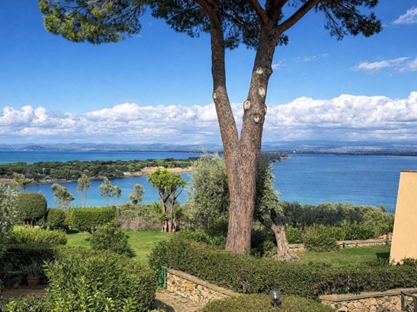 appartamento in vendita a Monte Argentario in zona Porto Santo Stefano