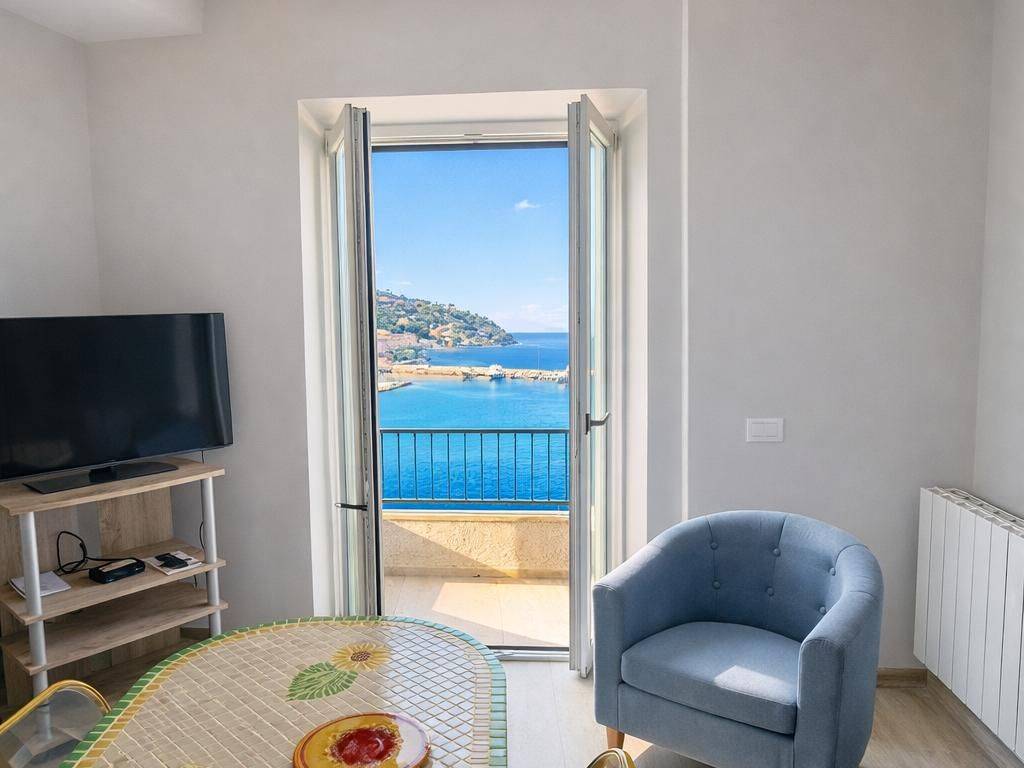 appartamento in vendita a Monte Argentario in zona Porto Santo Stefano
