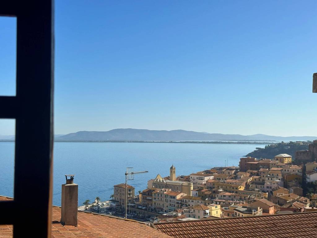appartamento in vendita a Monte Argentario in zona Porto Santo Stefano