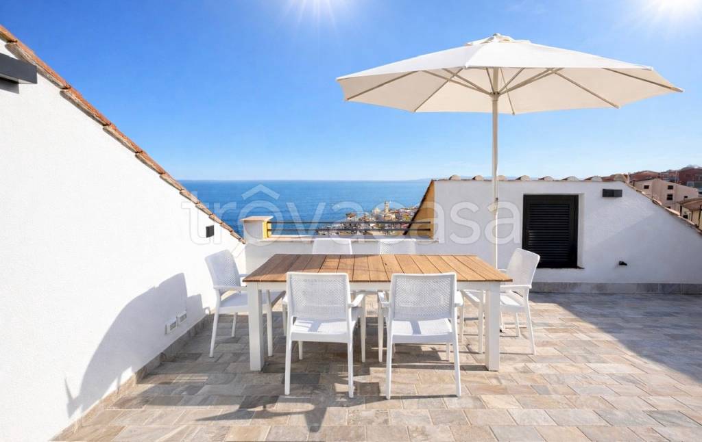 appartamento in vendita a Monte Argentario in zona Porto Santo Stefano