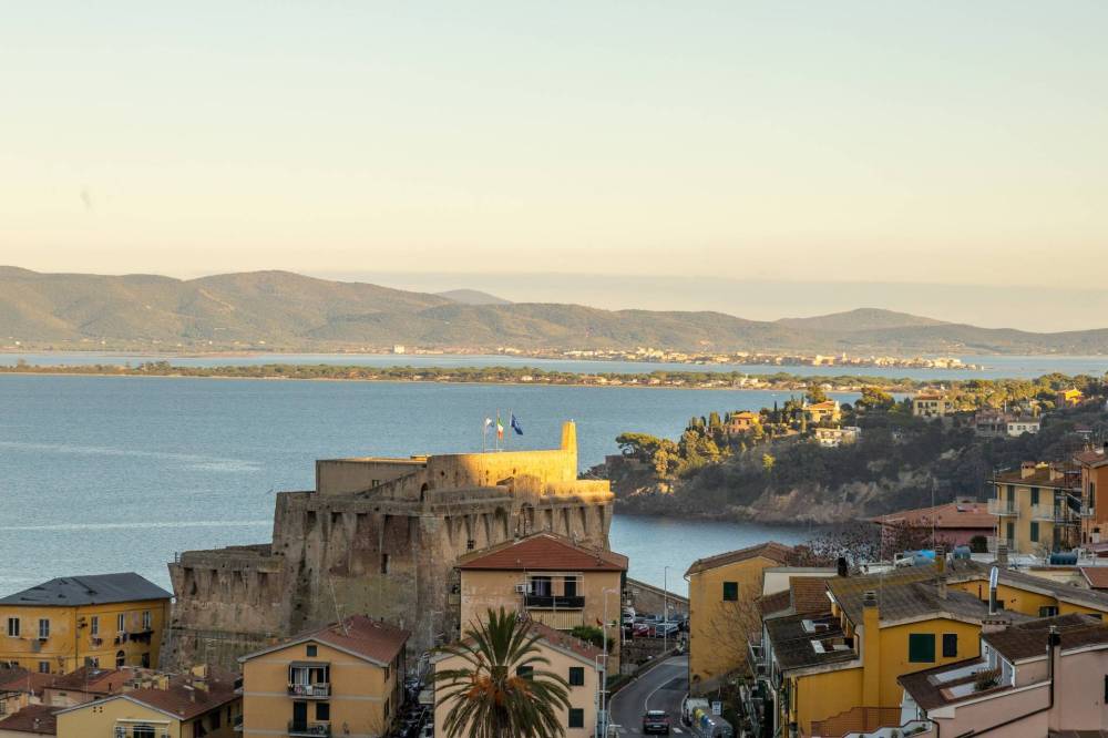 appartamento in vendita a Monte Argentario in zona Porto Santo Stefano