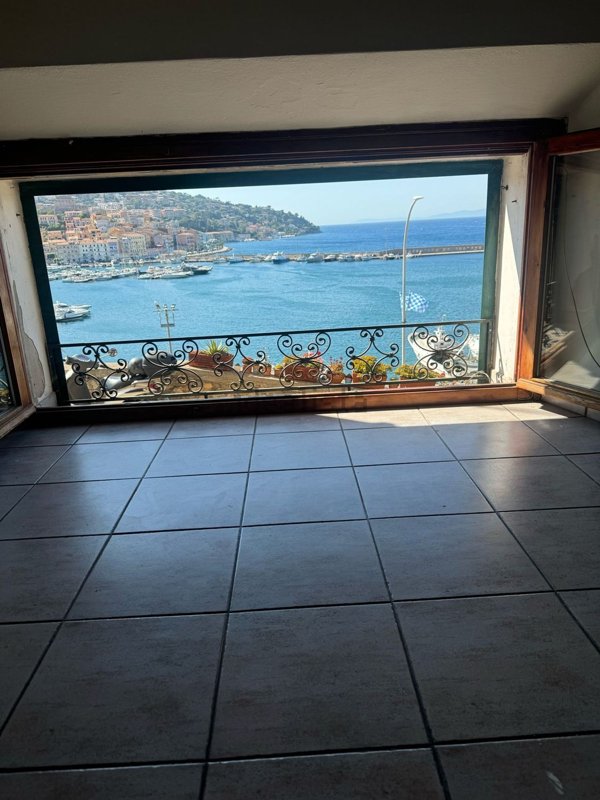 appartamento in vendita a Monte Argentario in zona Porto Santo Stefano