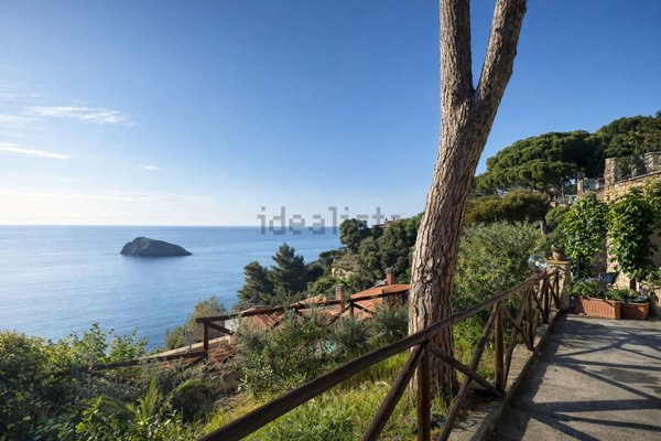 appartamento in vendita a Monte Argentario in zona Porto Santo Stefano