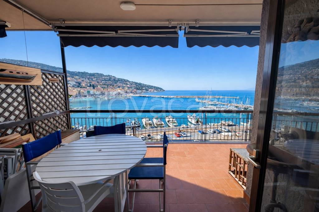 appartamento in vendita a Monte Argentario in zona Porto Santo Stefano