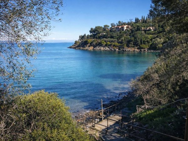 appartamento in vendita a Monte Argentario in zona Porto Santo Stefano