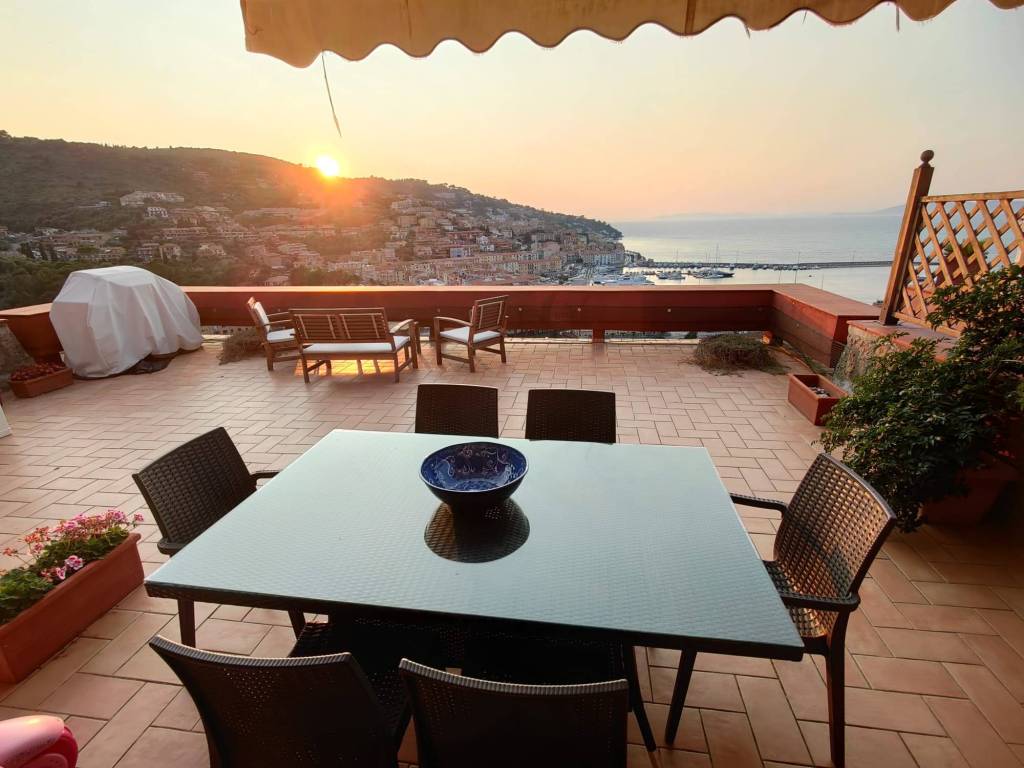 appartamento in vendita a Monte Argentario in zona Porto Santo Stefano