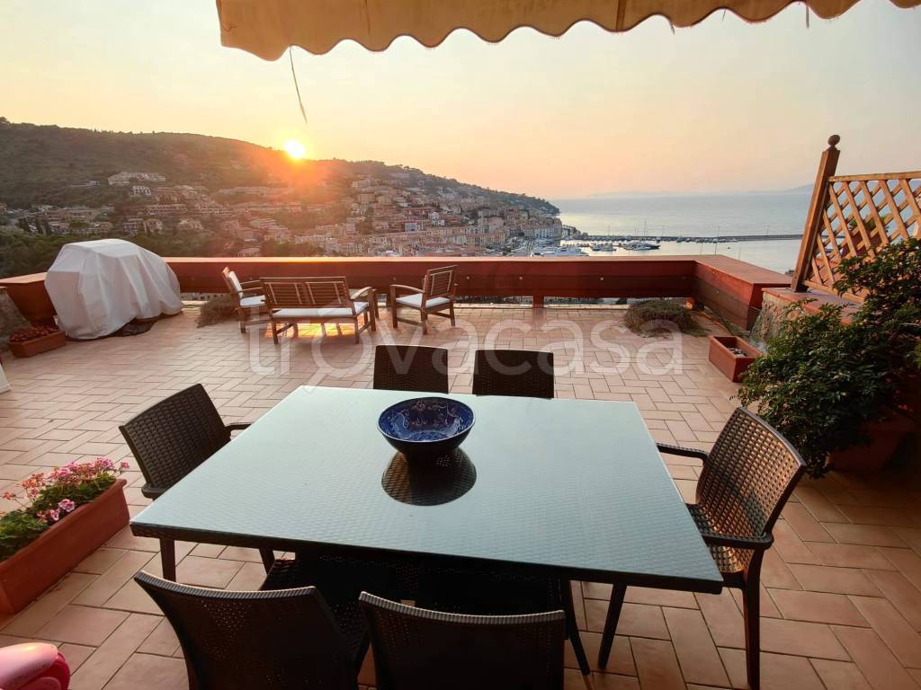 appartamento in vendita a Monte Argentario in zona Porto Santo Stefano