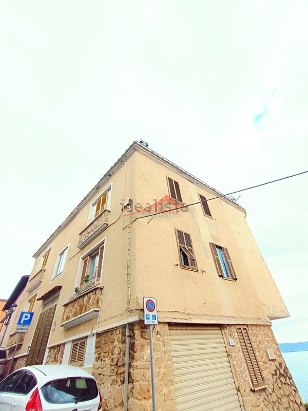 appartamento in vendita a Monte Argentario in zona Porto Santo Stefano