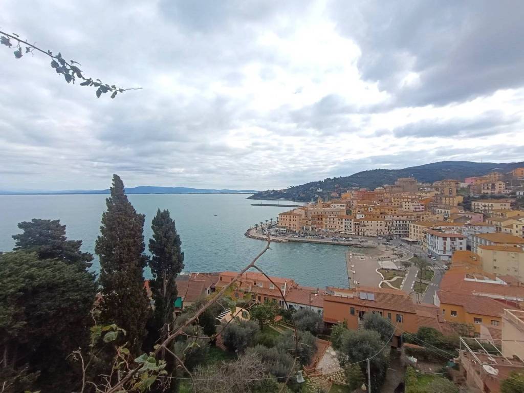 appartamento in vendita a Monte Argentario in zona Porto Santo Stefano