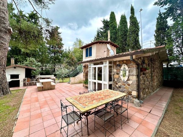 casa indipendente in vendita a Monte Argentario in zona Porto Ercole