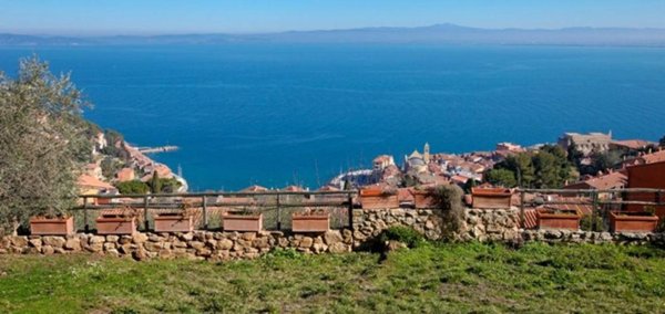 casa indipendente in vendita a Monte Argentario in zona Porto Santo Stefano