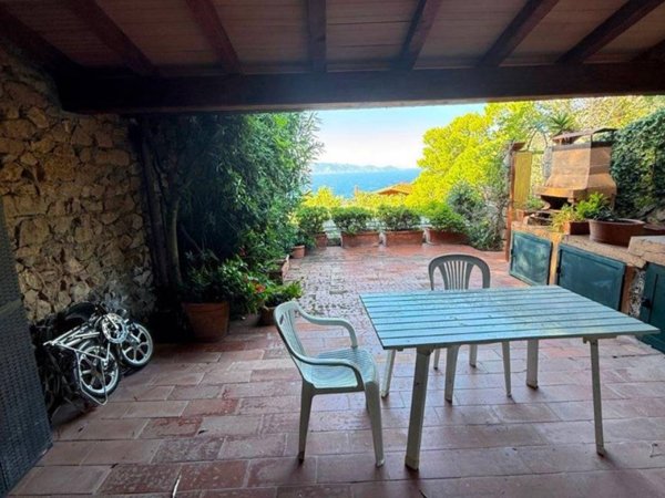 appartamento in vendita a Monte Argentario in zona Porto Santo Stefano