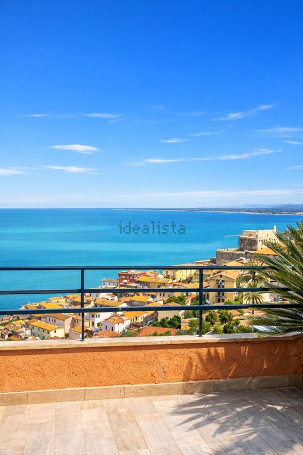 appartamento in vendita a Monte Argentario in zona Porto Santo Stefano