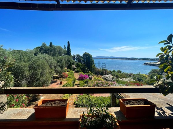 casa indipendente in vendita a Monte Argentario in zona Porto Santo Stefano